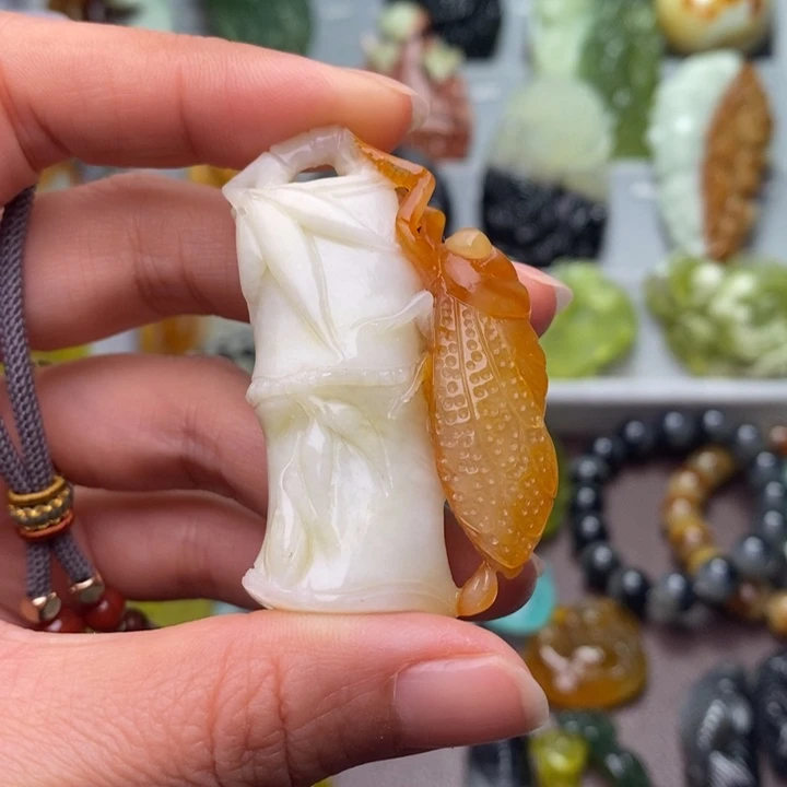 龙***空蛇纹石玉未镶嵌颈饰