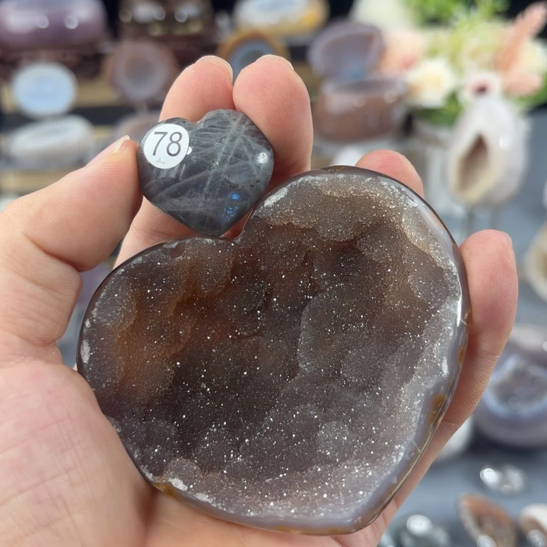 女***仙未镶嵌玛瑙/玉髓珠宝奇石