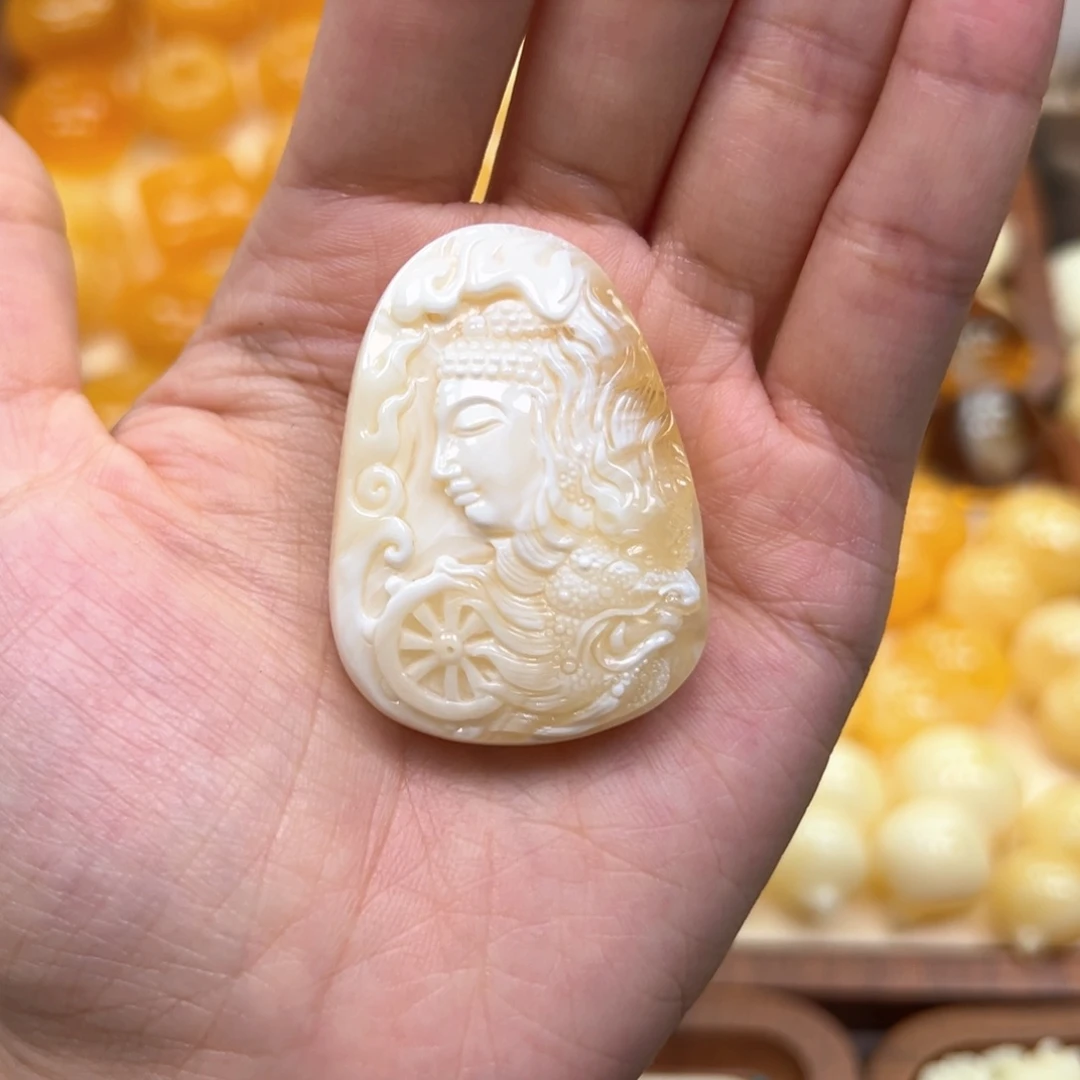 S***e琥珀未镶嵌颈饰蜜蜡