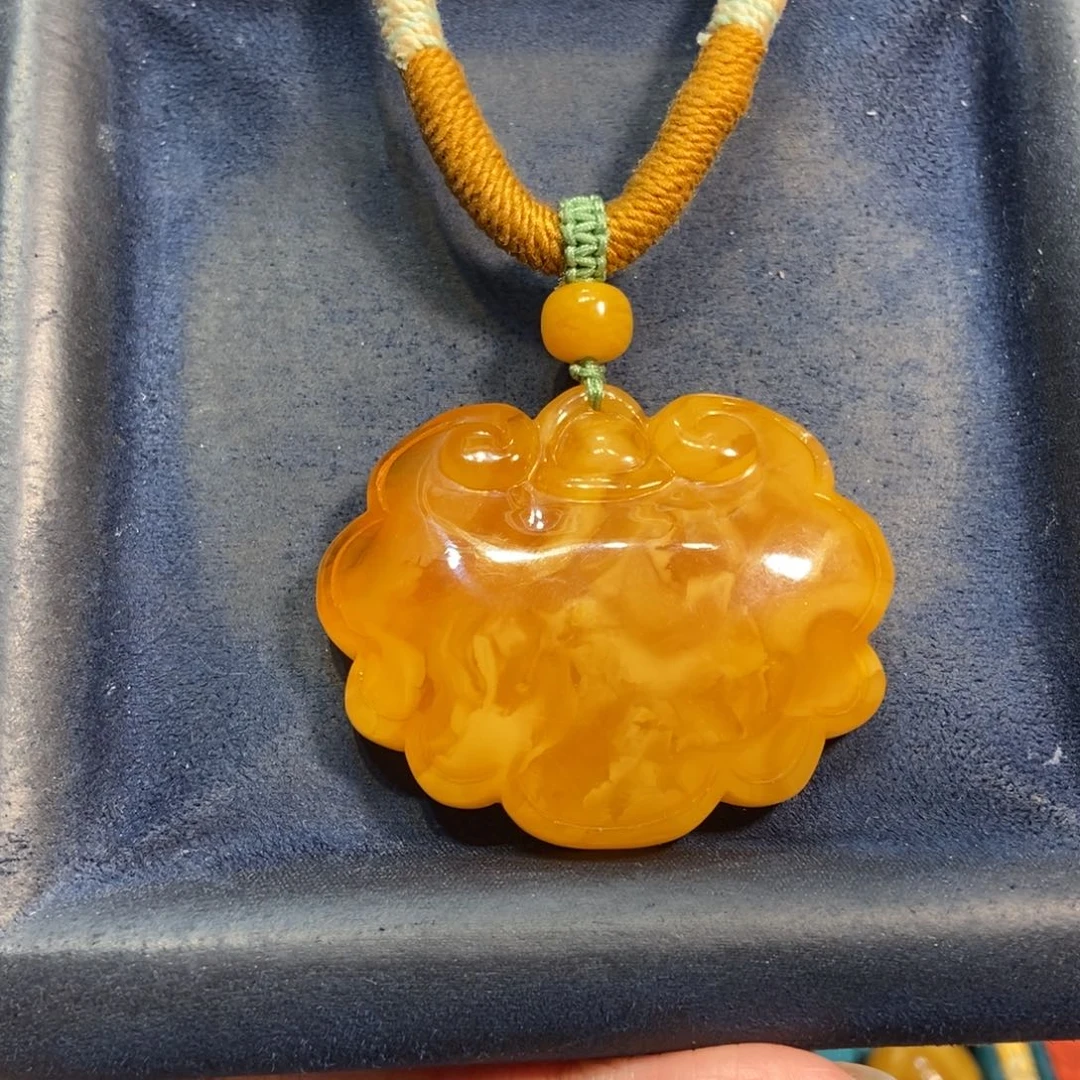 琥珀未镶嵌颈饰蜜蜡