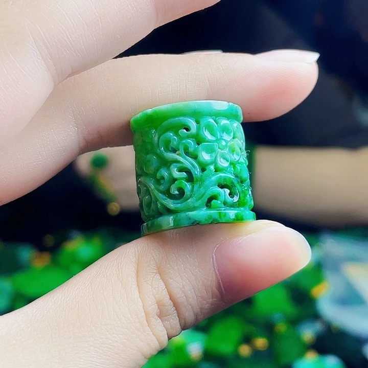 颈饰未镶嵌翡翠多样性