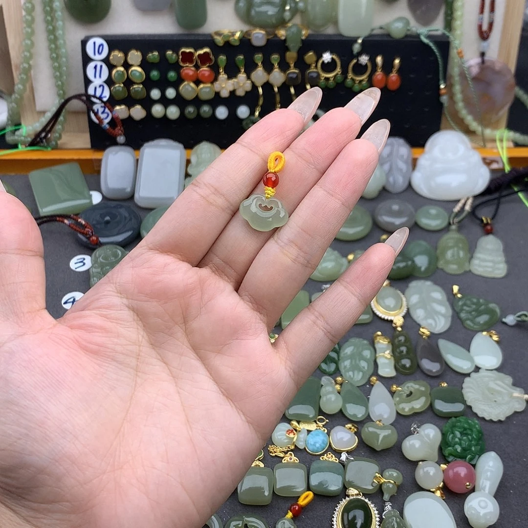 和田玉未镶嵌吊坠(不含链)