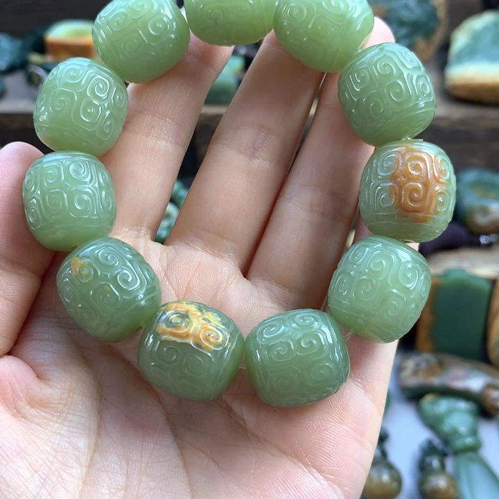 透闪石质玉未镶嵌挂件出***宝