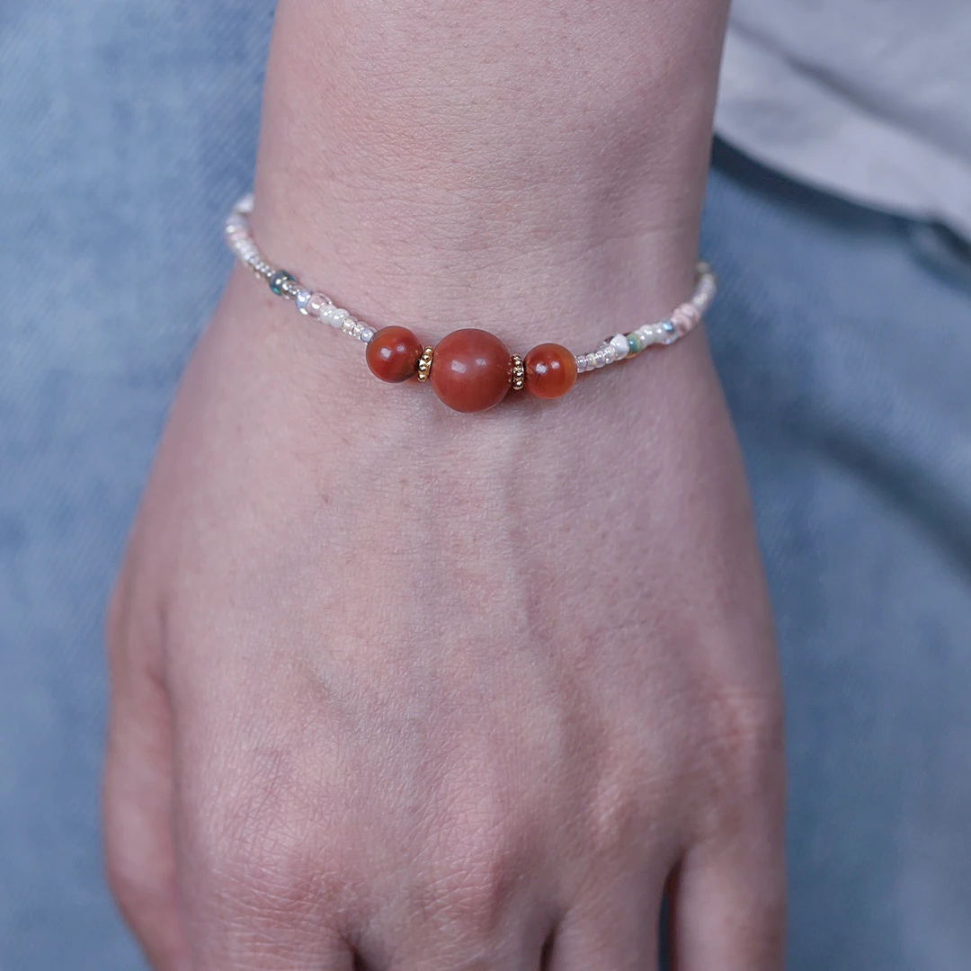 千岁红玉髓手链 光气油润 珠子包老！（链子为赠品）