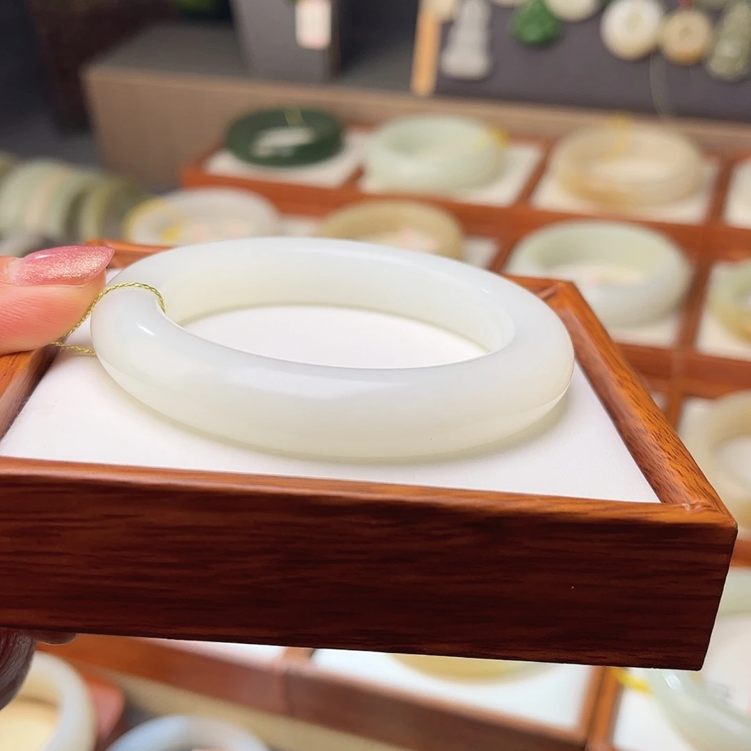 和田玉未镶嵌手镯54.9