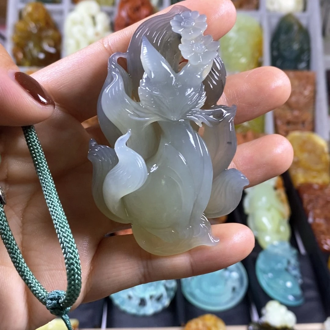 合金蛇纹石玉颈饰招****?