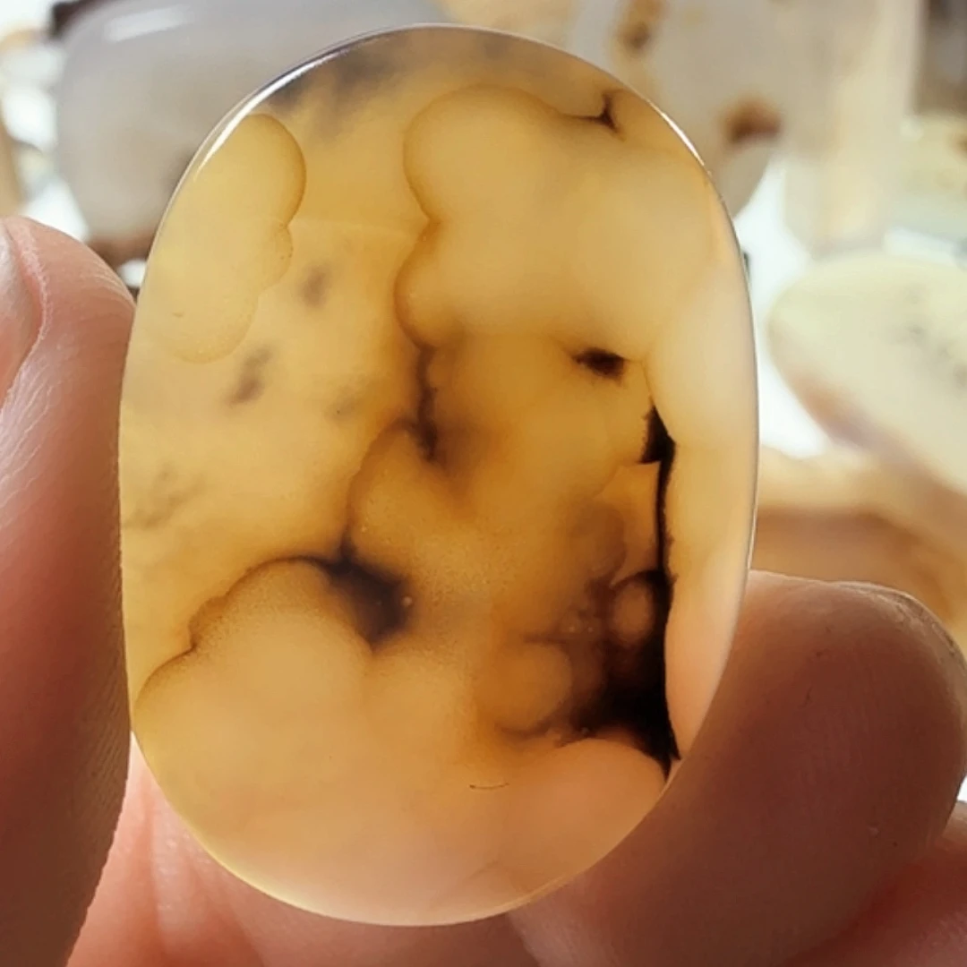玛瑙/玉髓未镶嵌珠宝半成品