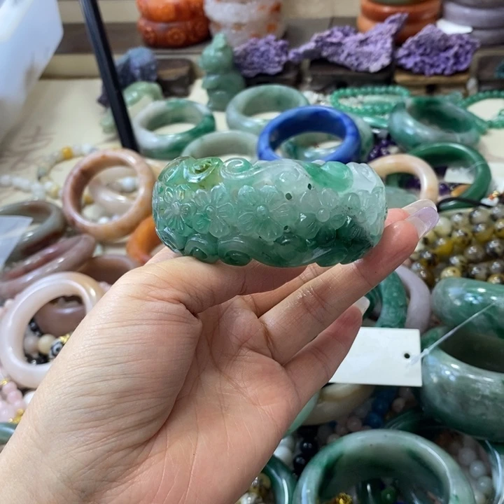 石英质玉手镯未镶嵌和*