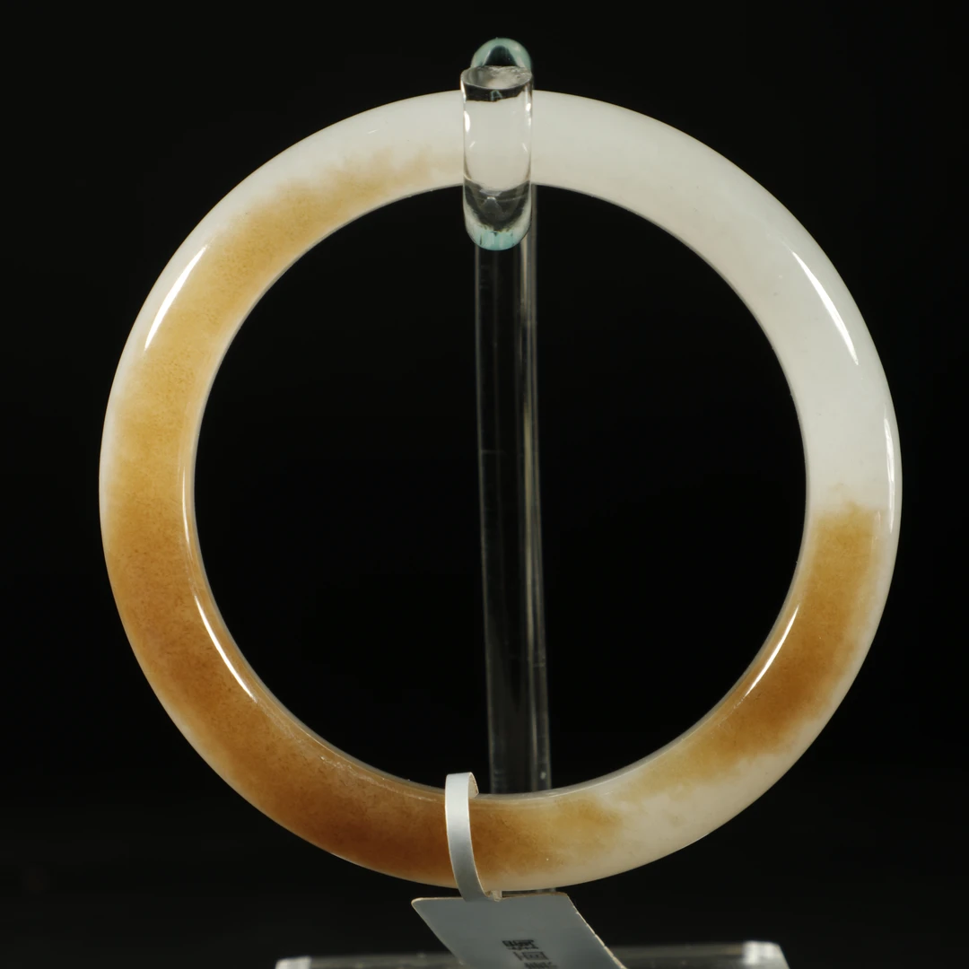 lot8853和田玉俏糖色手镯圈口56.3/云南典藏