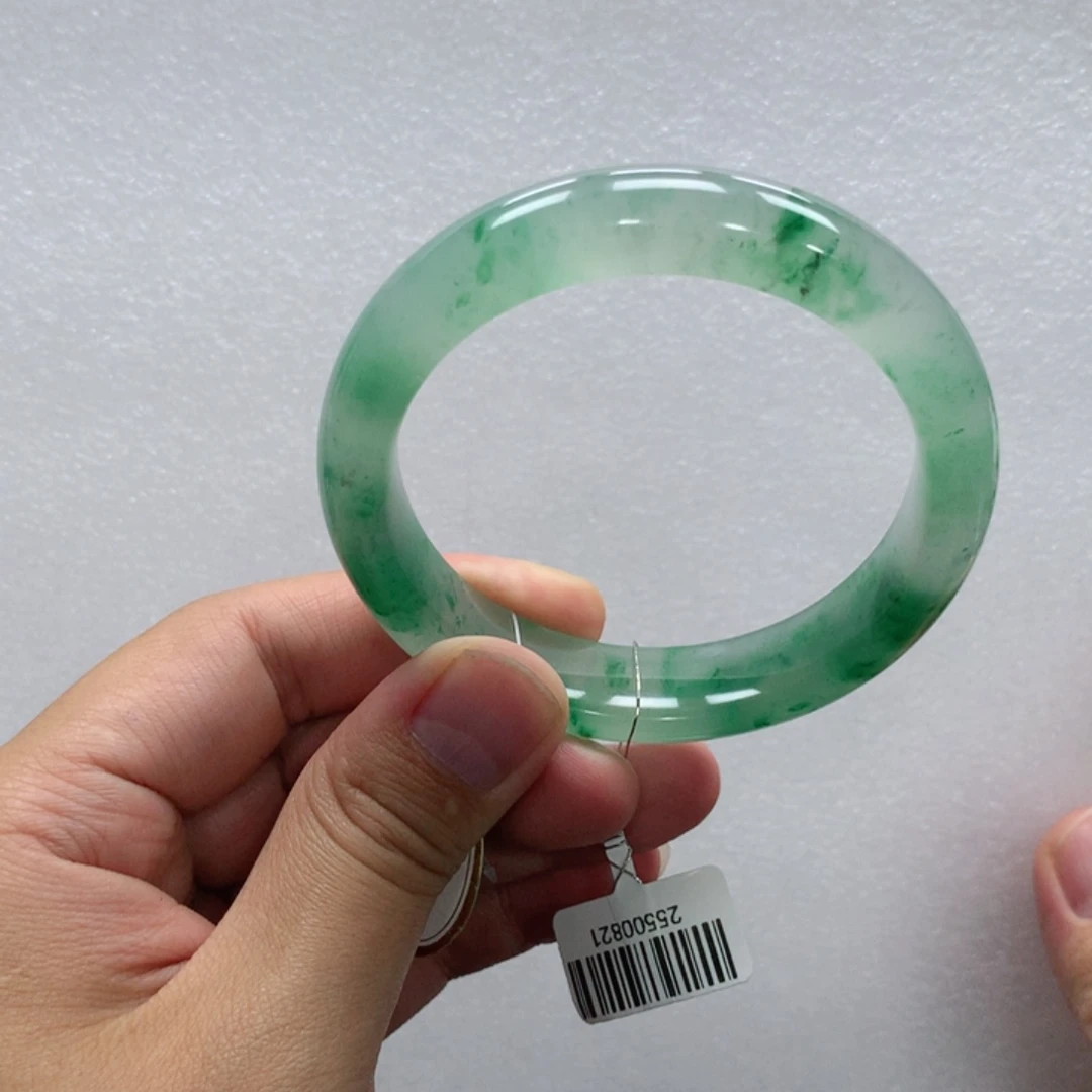 石英质玉未镶嵌手镯青青60-多人