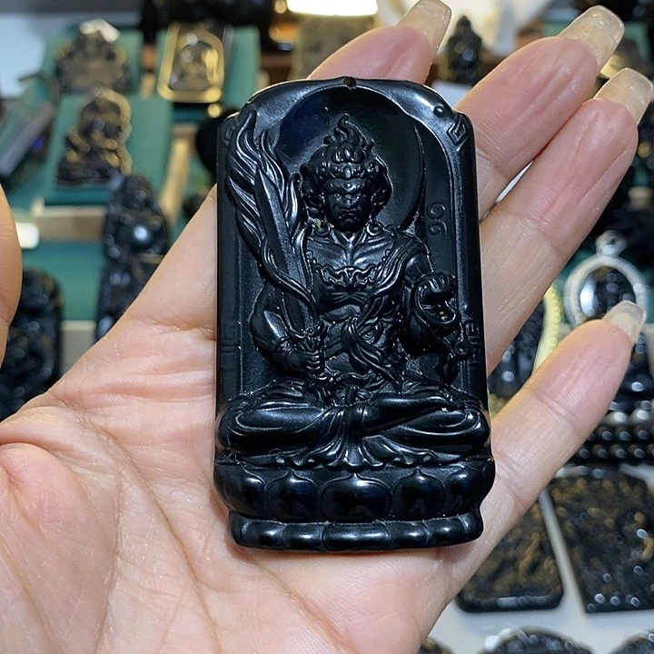 蛇纹石玉未镶嵌颈饰神**木