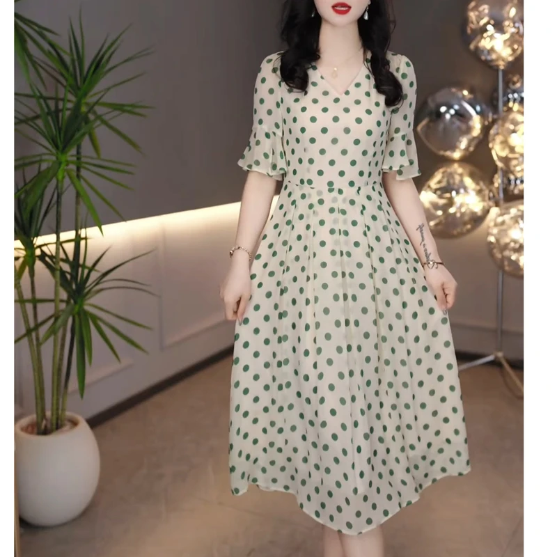 高档时尚波点连衣裙女2025夏新款气质女人味减龄显瘦中长V领裙子