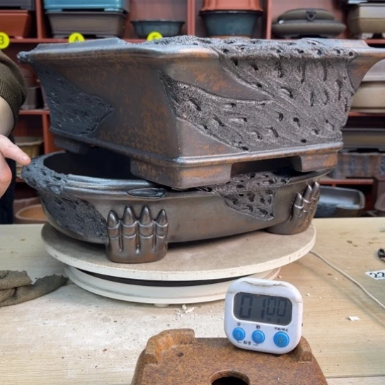 你***字紫砂花盆中香气浓美浓郁