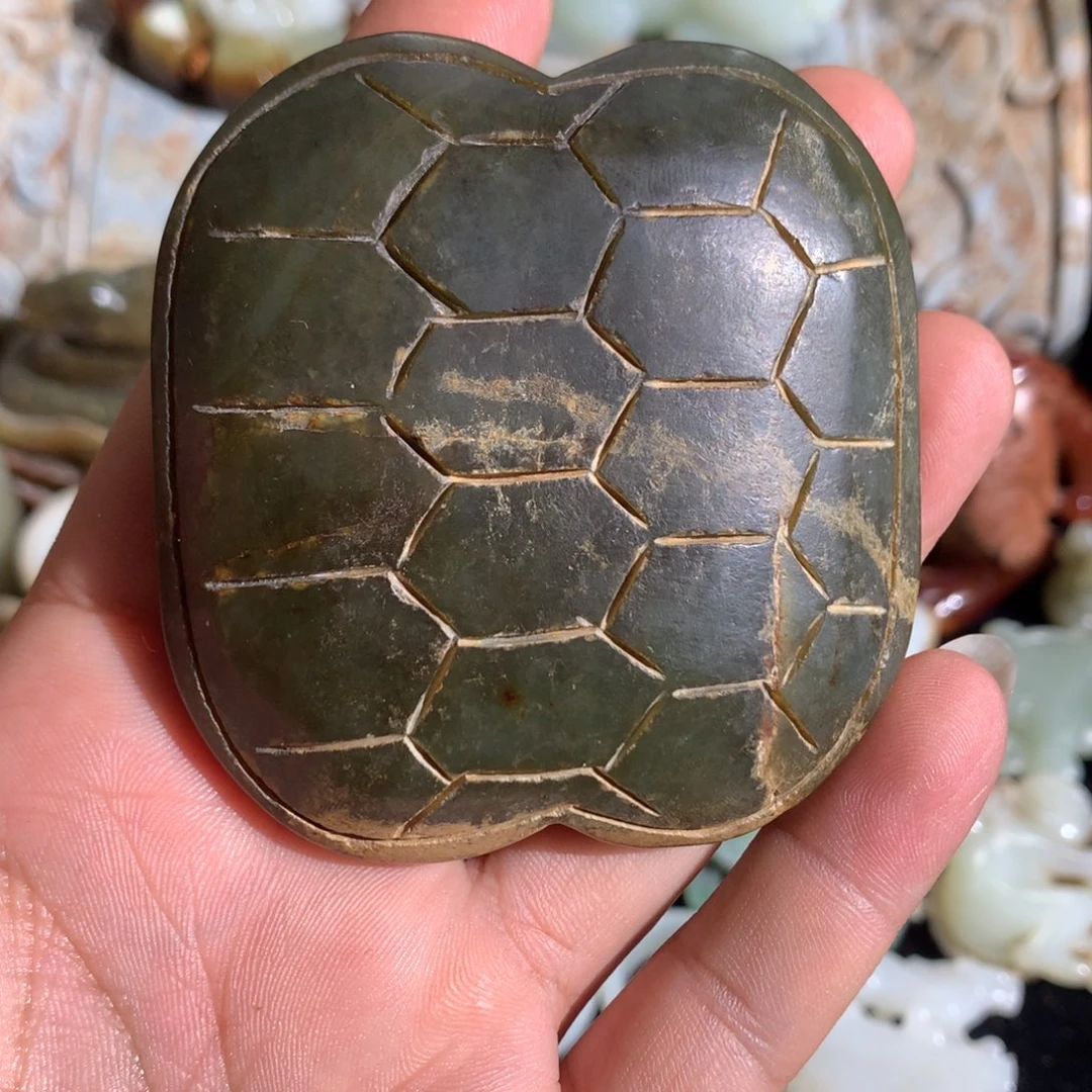 透闪石质玉未镶嵌颈饰