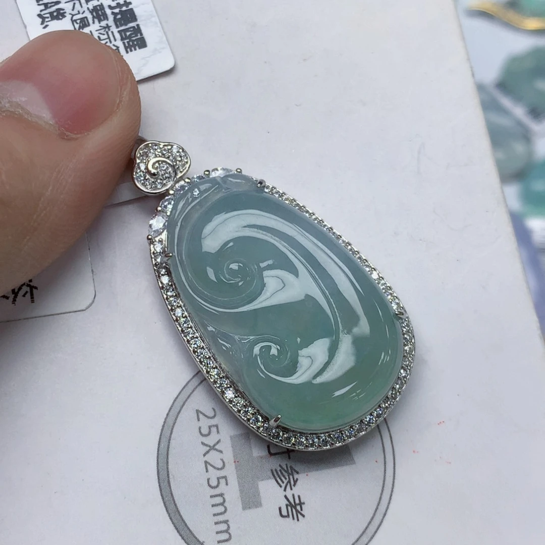 颈饰银S925镶嵌翡翠