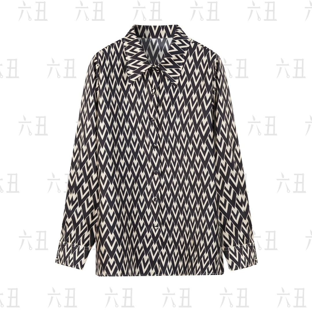 【六丑】新款时尚百搭气质显瘦经典复古V字印花女衬衫411ACS0076