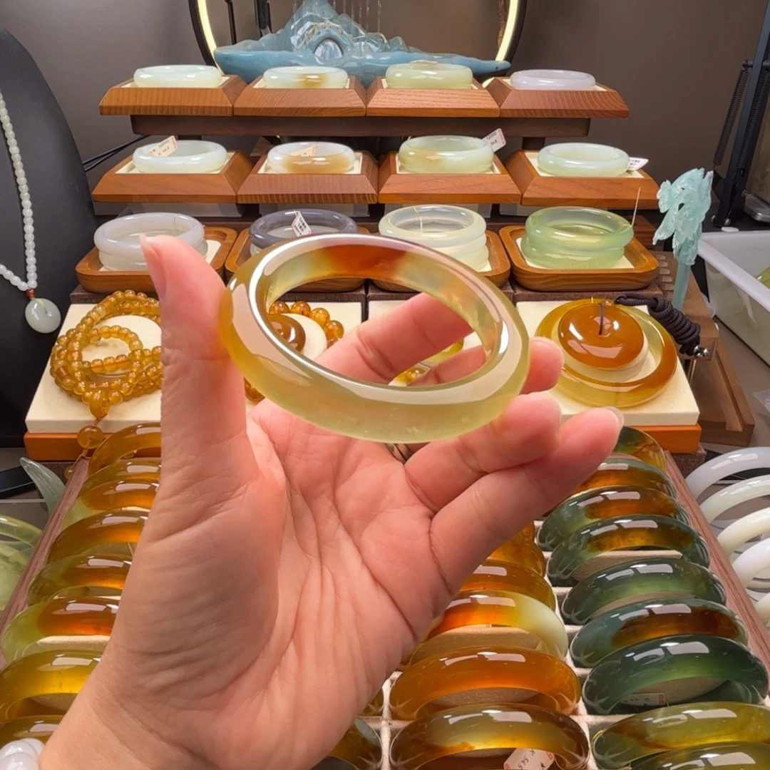 蛇纹石玉未镶嵌手镯54