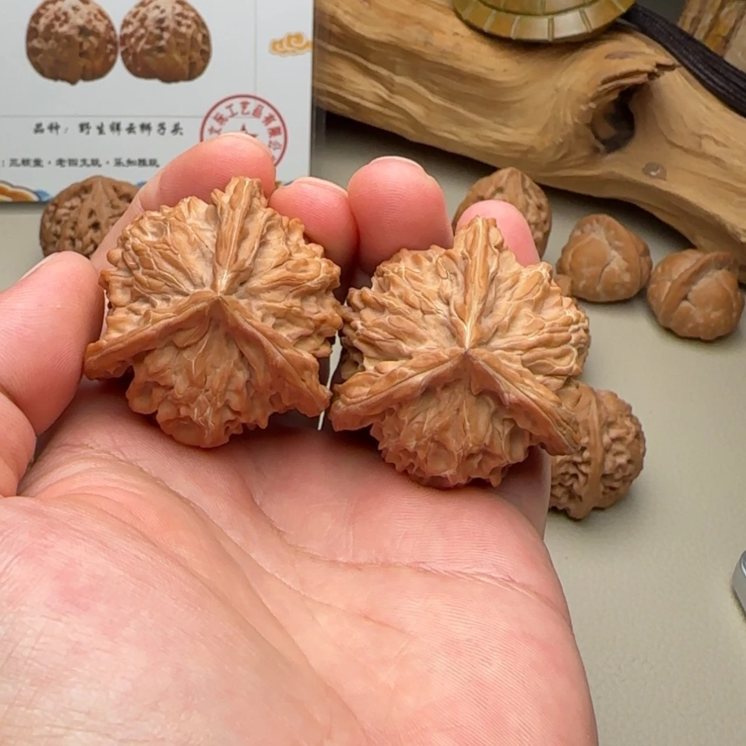 文玩核桃吊坠44尺寸盘山三棱