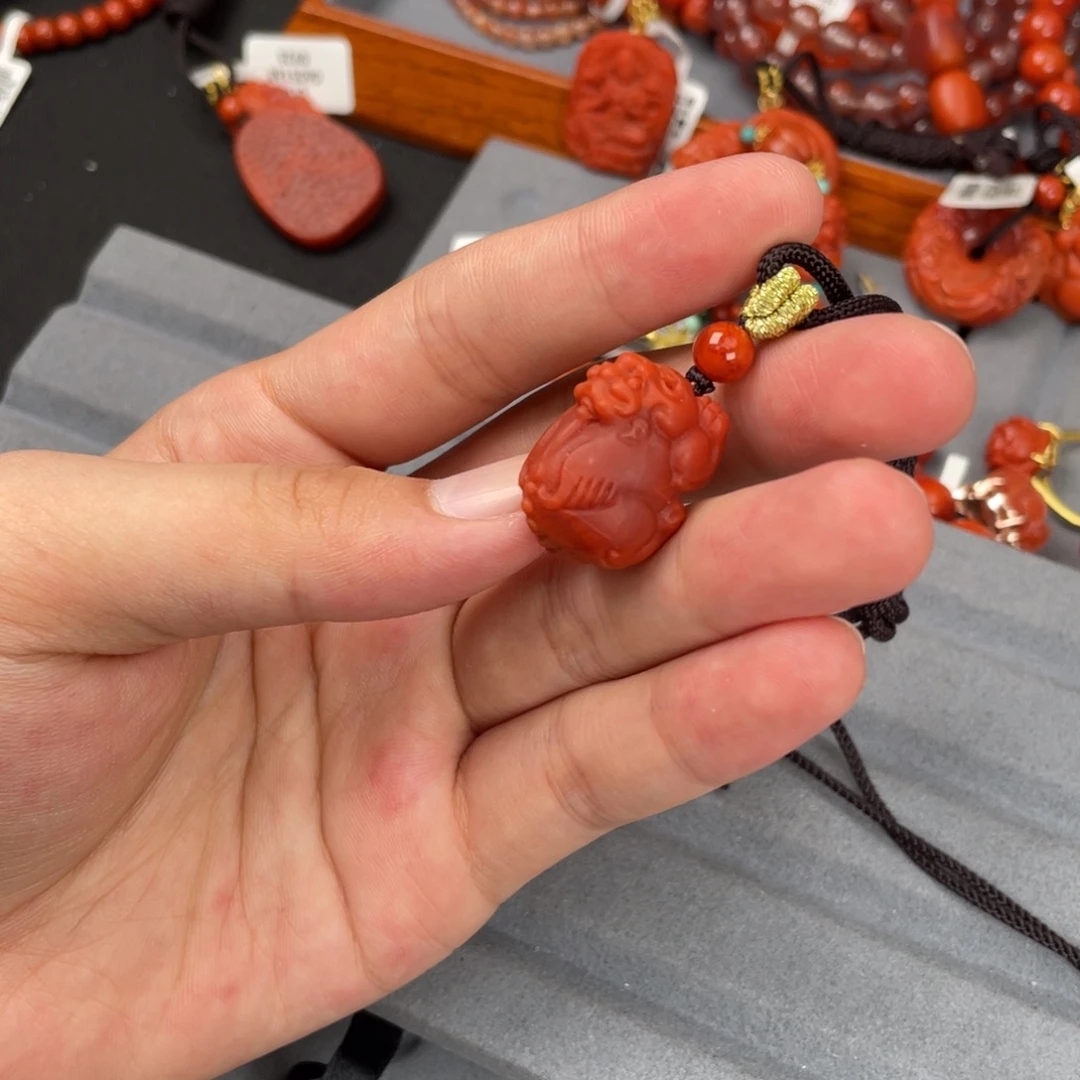 晓***娇南红玛瑙貔貅未镶嵌