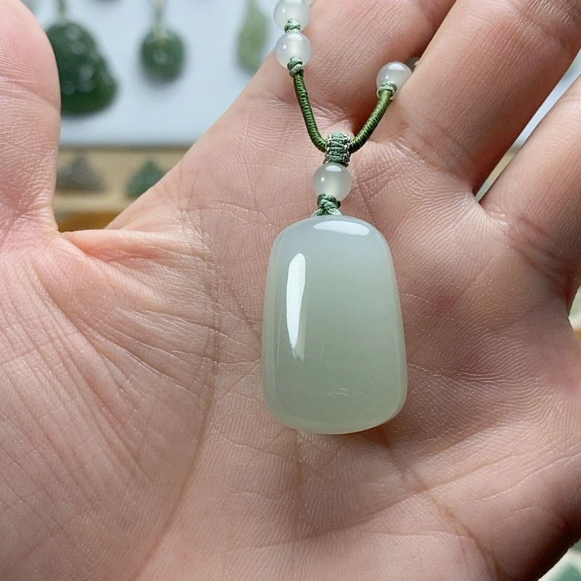 【闪购商品】颈饰未镶嵌和田玉