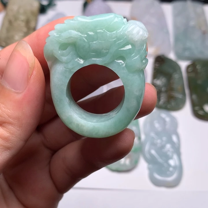 翡翠未镶嵌颈饰龙头戒23