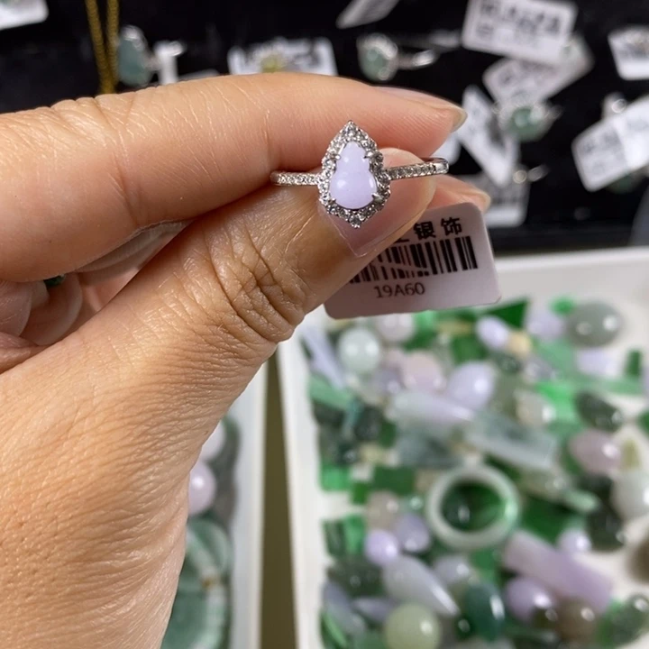 R***e翡翠未镶嵌颈饰颈饰未镶嵌翡翠