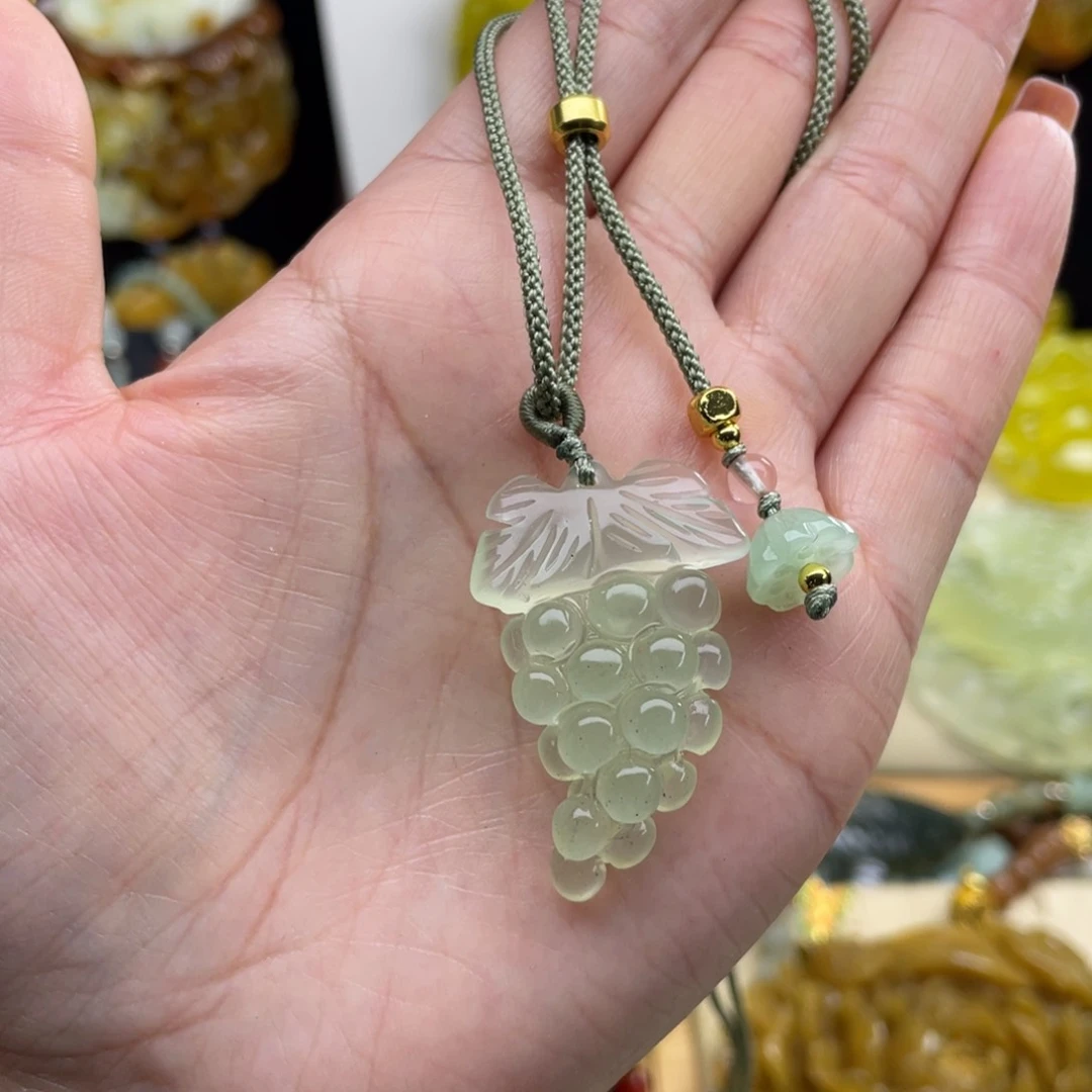 未镶嵌蛇纹石玉颈饰