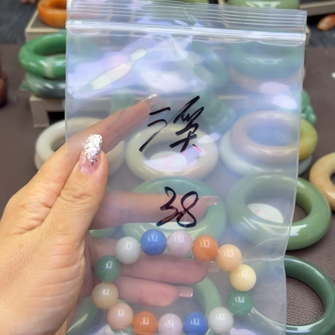 未镶嵌手镯石英岩玉溪