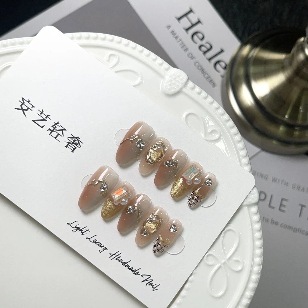 香香少女 安艺轻奢 中椭圆 手工穿戴甲10片