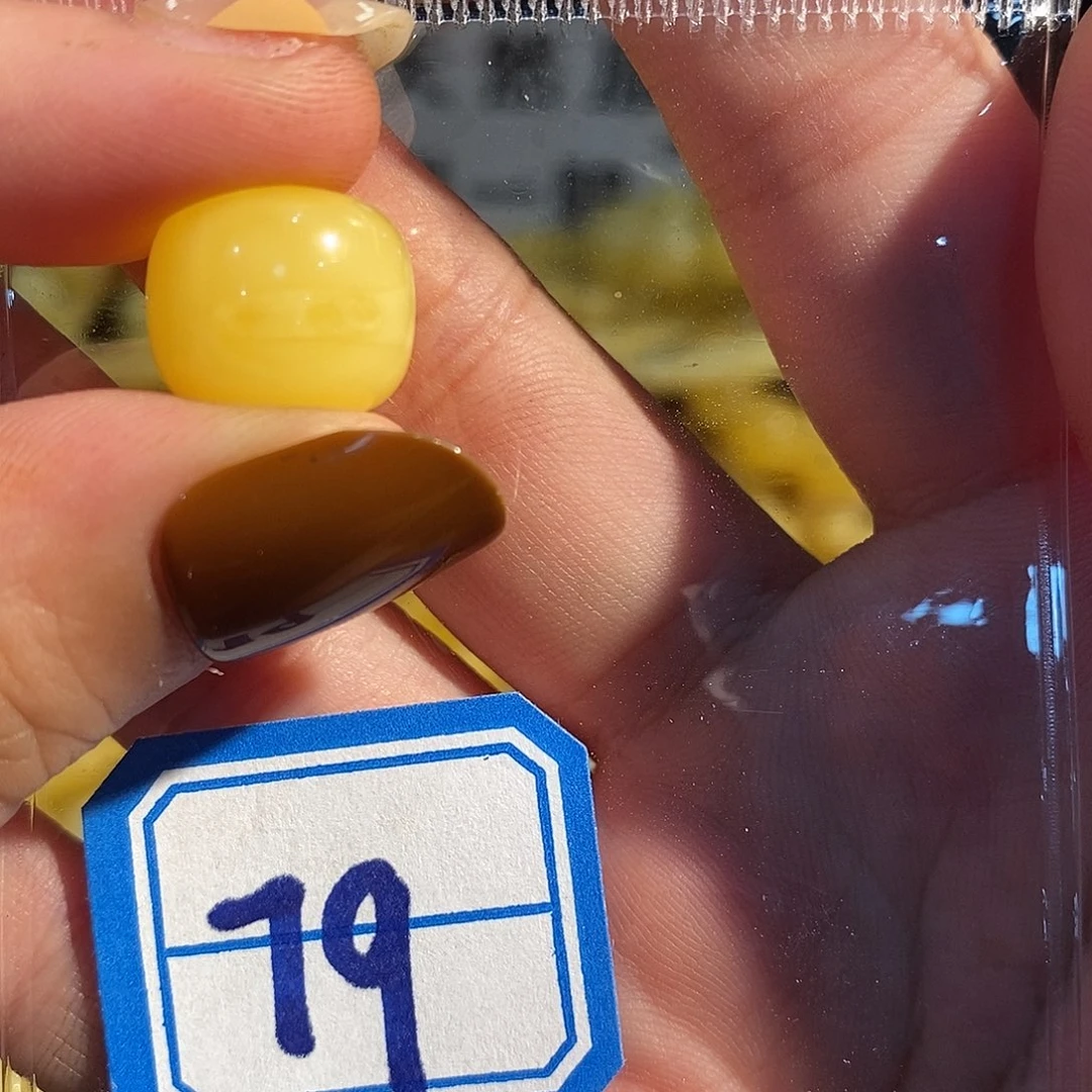 未镶嵌琥珀珠宝奇石79