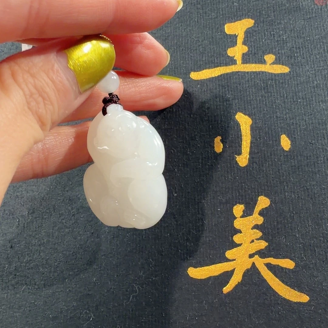 和田玉未镶嵌颈饰天泰大师