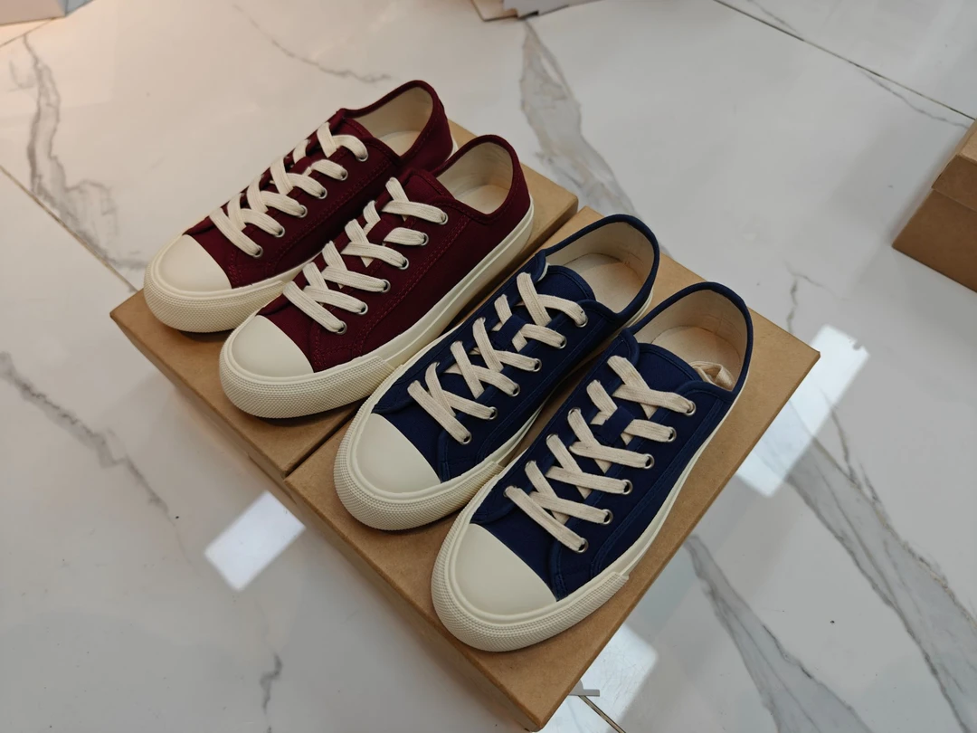 老王甄选 夏季新款 金典简约百搭纯色女士帆布鞋