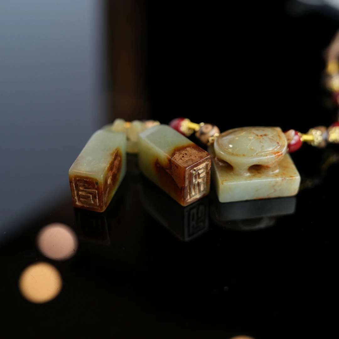 【南宫秀｜文物商店】20世纪前期和田玉挂件印章押襟