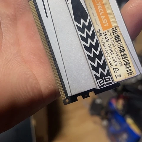 岩***哟16gddr4内存台式机用电脑用