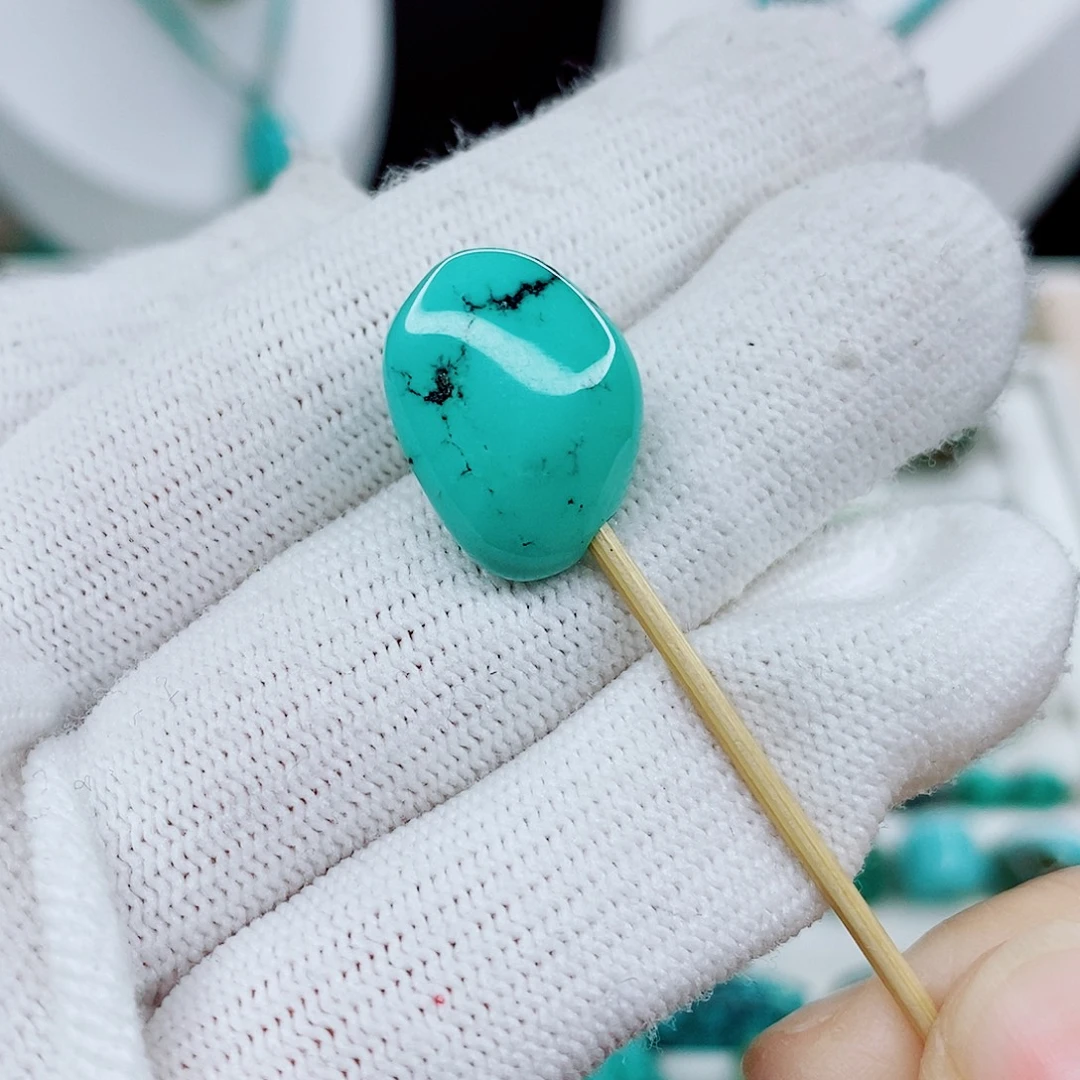 未镶嵌绿松石颈饰