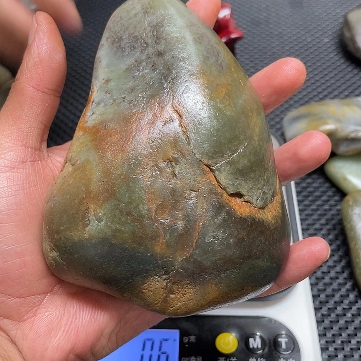 和田玉未镶嵌车挂