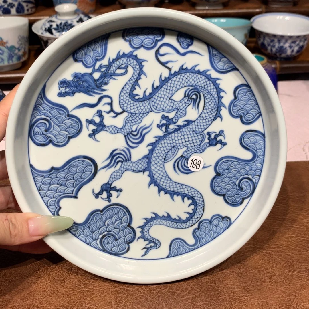 大*。198青花龙纹壶承一块