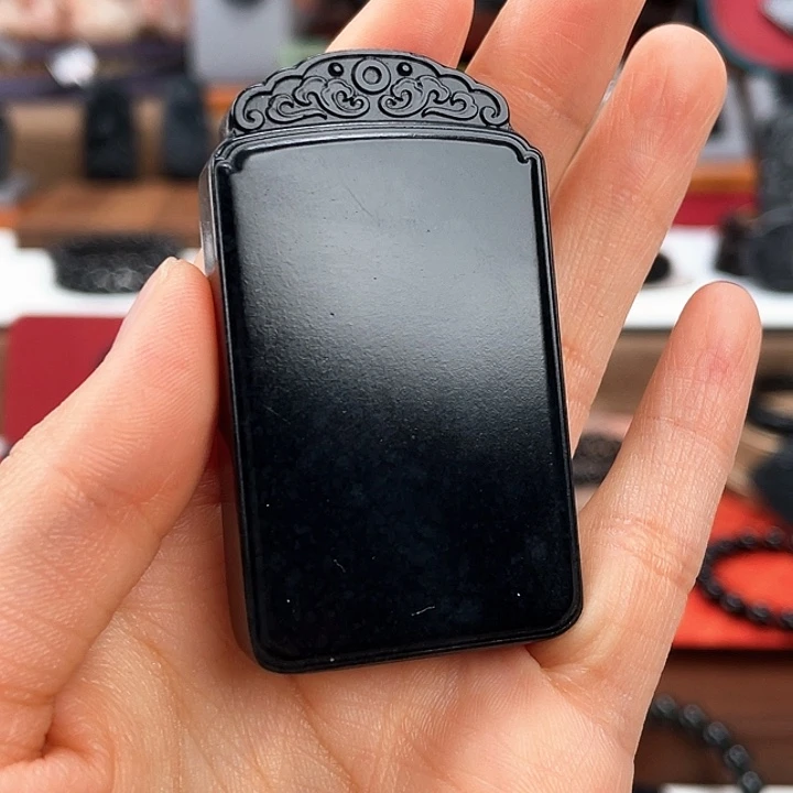 颈饰未镶嵌和田玉精工体验款，毛孔62.4克左右