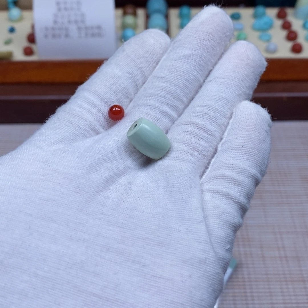 南红玛瑙配饰未镶嵌