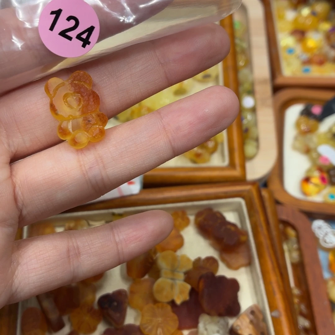ᥫ***琳琥珀未镶嵌珠宝奇石