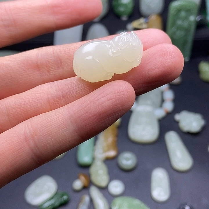 未镶嵌和田玉挂件