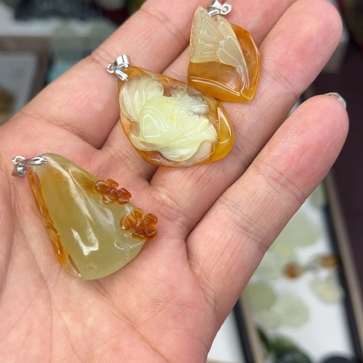 汉****岫玉未镶嵌颈饰岫玉精品花玉