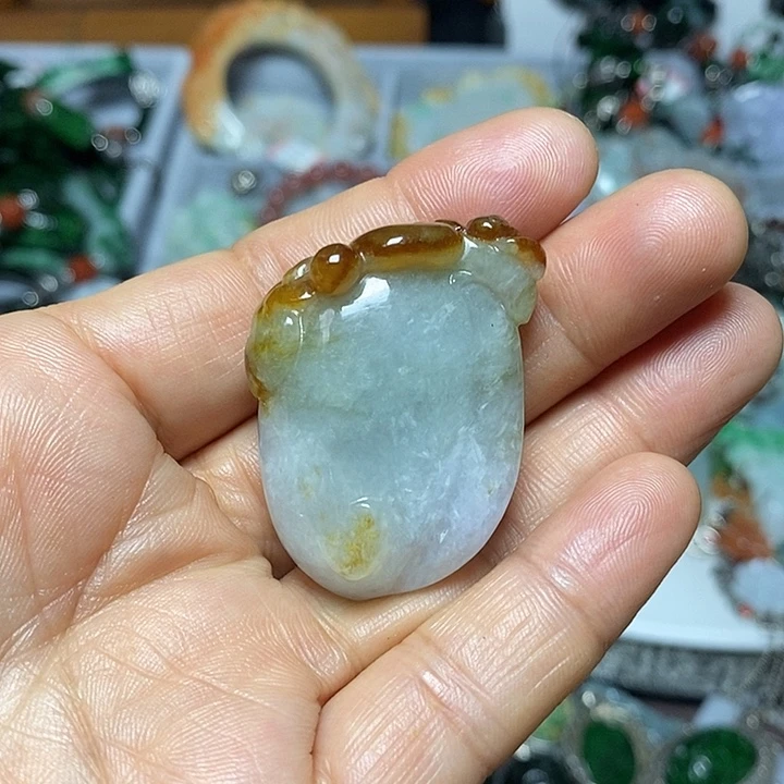 翡翠未镶嵌吊坠(赠链)