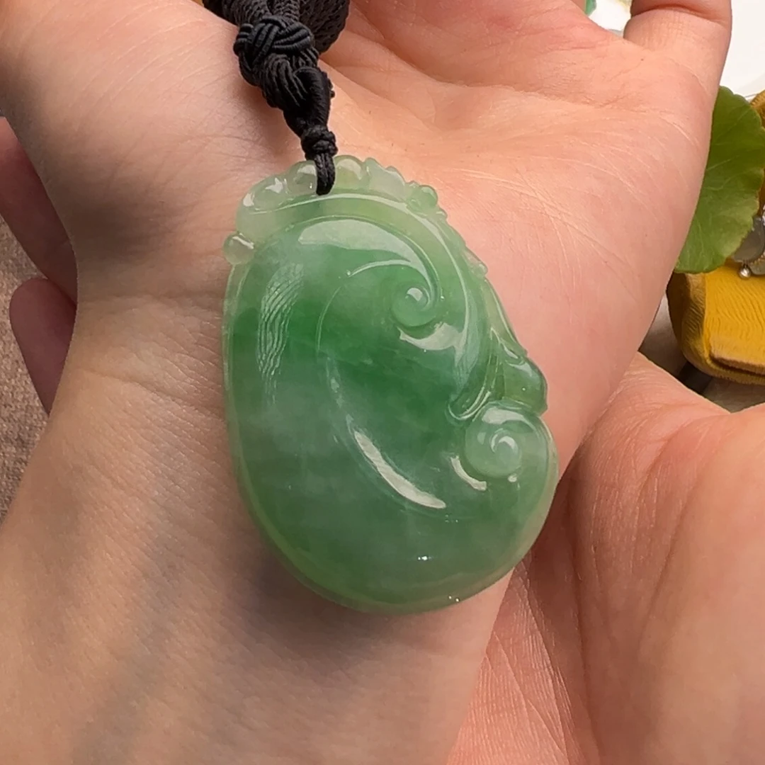 翡翠未镶嵌颈饰Y绿如意