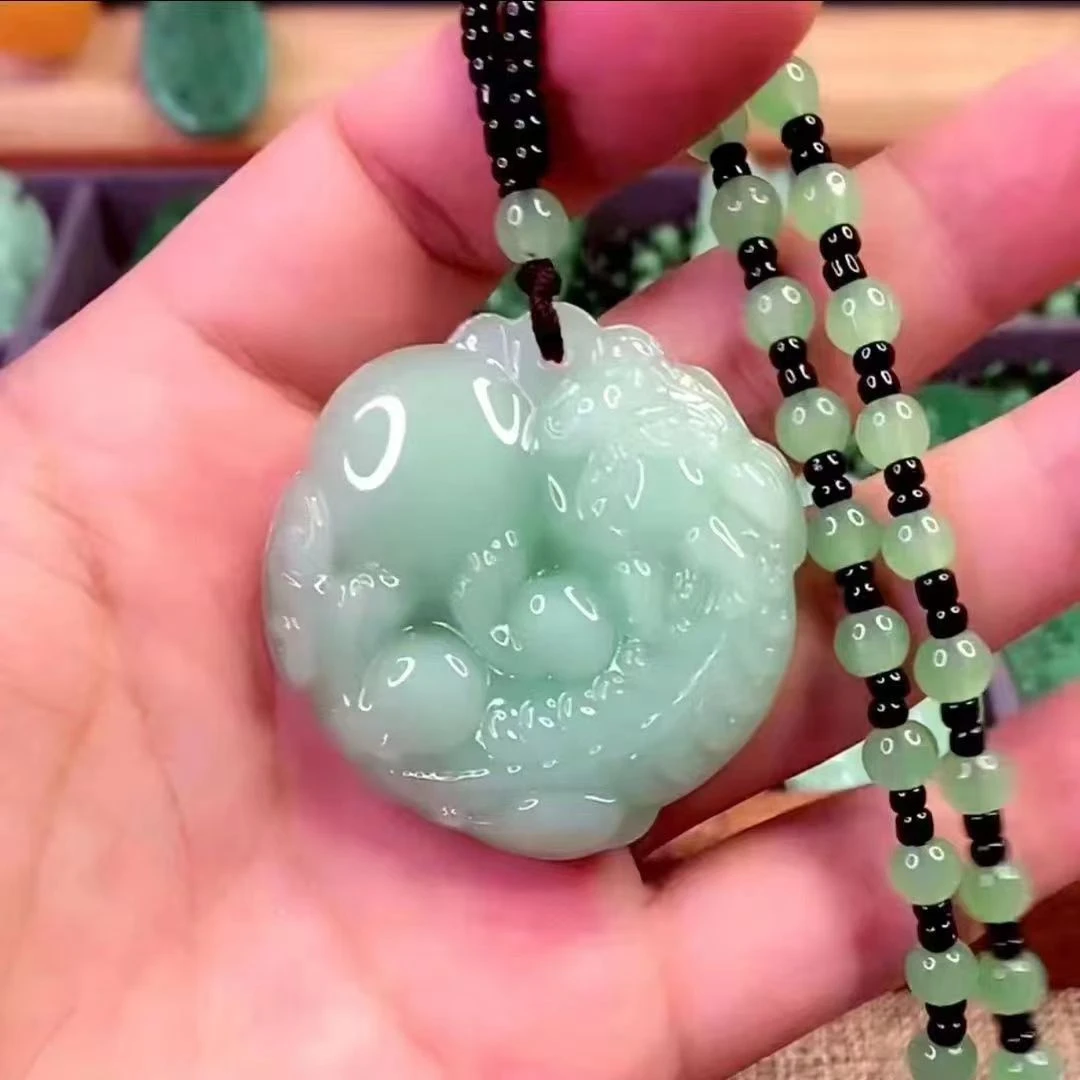 .. kkk2时尚饰品浅绿色貔貅抱宝.