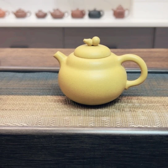 紫砂茶壶黄龙山原矿大水潭本绿半手工（150 cc）