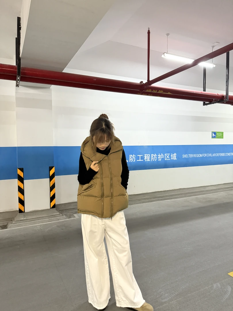 韩版宽松连帽马甲女2025新款冬装加厚无袖面包服外套运动纯色休闲