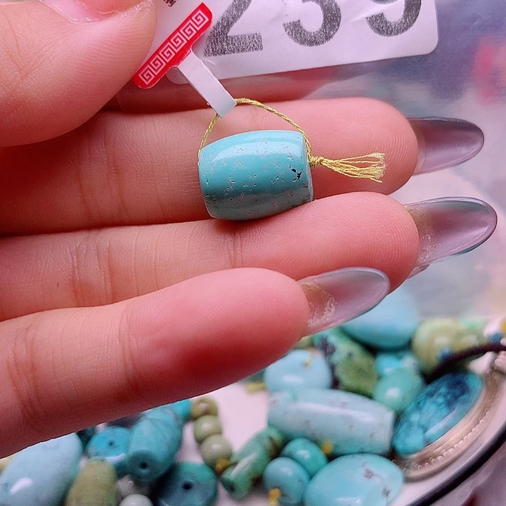 未镶嵌绿松石珠宝奇石