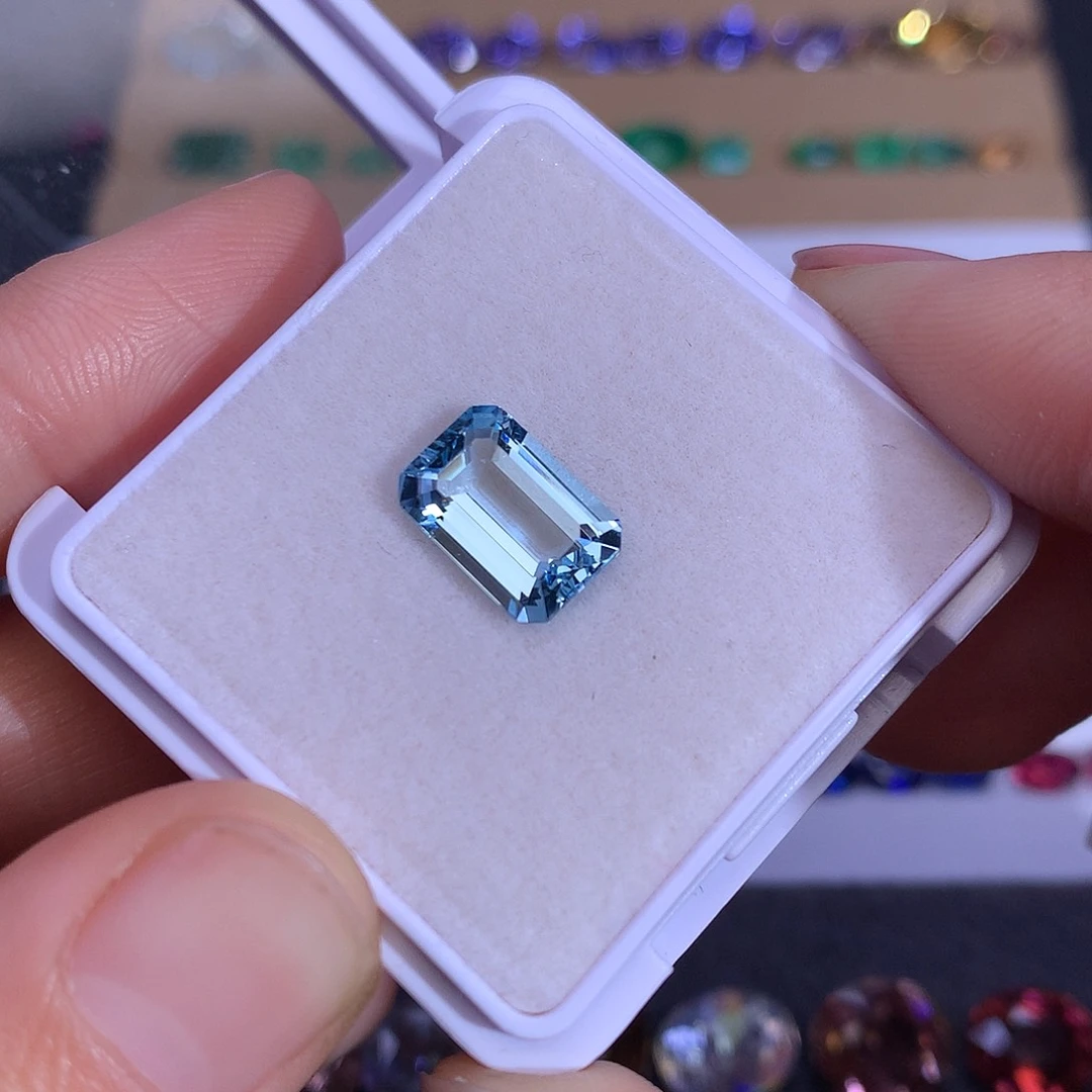 海蓝宝石笔搁未镶嵌2.7ct