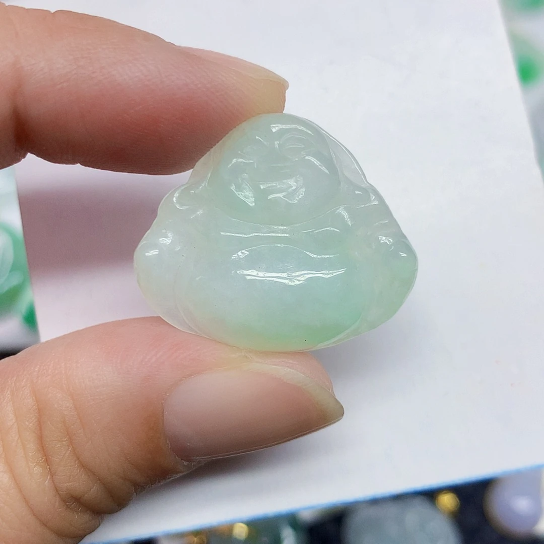 翡翠未镶嵌颈饰佛公